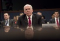 米首都ワシントンにある連邦議会の下院公聴会で、米大統領選中のロシアの行動について証言するジョン・ブレナン元中央情報局（CIA）長官（2017年5月23日撮影、資料写真）。(c)SAUL LOEB / AFP