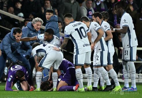 フィオレンティーナMFが試合中に倒れる、容体は安定 セリエA