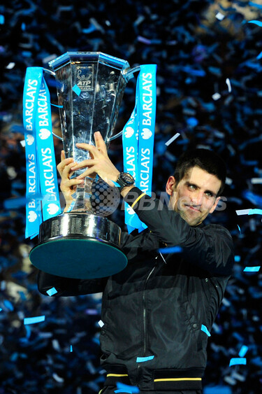 ジョコビッチ、フェデラー下し優勝 ATPツアー・ファイナル 写真