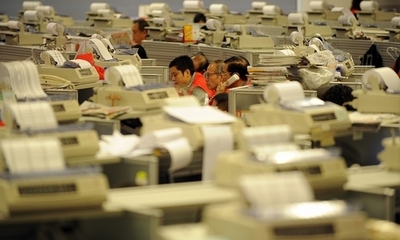 オープンレイアウトのオフィスは従業員の生産性・健康面に悪影響