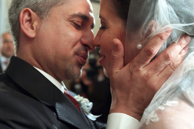 リビアの児童エイズ感染で8年間拘束されたパレスチナ人医師が結婚