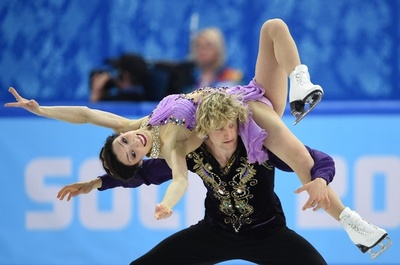 アイスダンスで金メダルのデイビス/ホワイト組、ソチ五輪