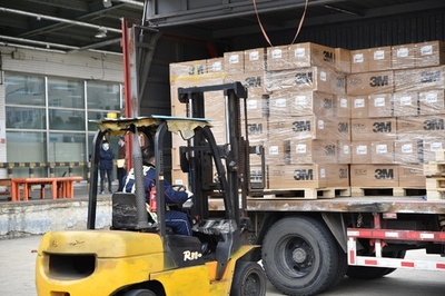 中国、韓国向けマスクの第1陣500万枚を輸出