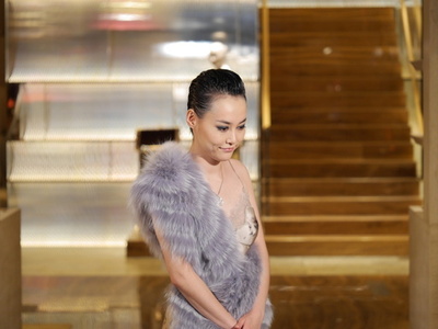 菊地凛子がテープカット、「ルイ・ヴィトン」松屋銀座店が13日にリニューアルオープン