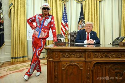 トランプ氏、チケット価格の不当つり上げ取り締まりへ 大統領令に署名