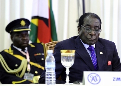 ジンバブエのムガベ大統領、08年にがんで余命5年以下の宣告 ウィキリークス