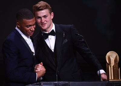 若手バロンドールにデ・リフト、GK部門はアリソンが初代受賞者に