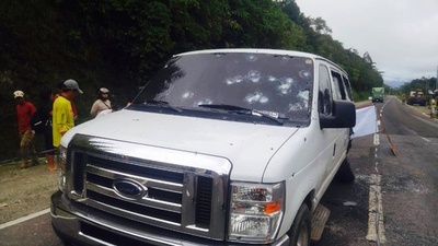 比大統領の警備隊車列を待ち伏せ攻撃、共産党系武装組織の犯行か