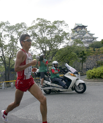 諏訪利成 男子マラソン8位入賞を果たす
