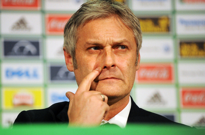 不振のボルフスブルク フェー監督を解任