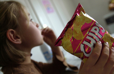 「睡眠不足で太る」脳のメカニズムを解明、米研究