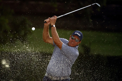 ミケルソン、米ツアーと新リーグに関する発言を謝罪 休養へ