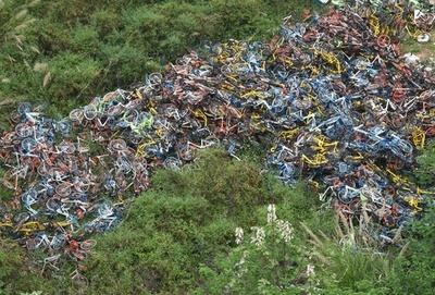 解体作業現場だったはずがシェア自転車置き場に 福州市