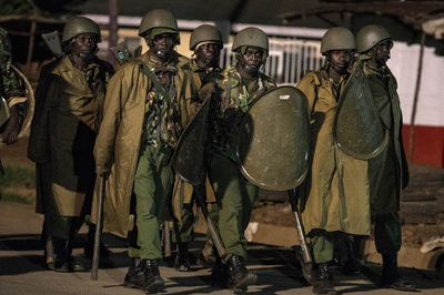 家宅捜索中に負傷した幼児が死亡、警察が殴打か ケニア