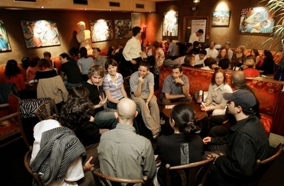 エスペラントの故郷、バス車内に自習用単語パネル ポーランド