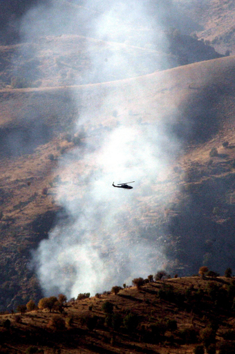 トルコ軍、イラク北部のPKK拠点を空爆