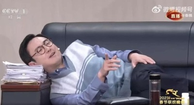 中国で広がる「寝そべり幹部」追放運動