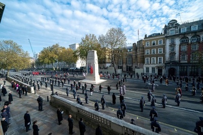 英で戦没者追悼の日、コロナで式典規模縮小