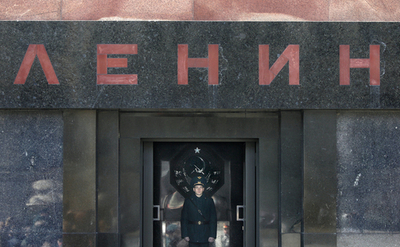 レーニン廟（びょう）の閉鎖、露政府が国民投票を示唆