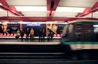 仏パリ、地下鉄の一方通行路を逆行した妊婦に罰金