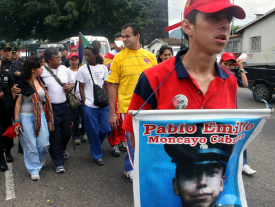 FARCの人質解放求め、ベネズエラで徹夜の祈り