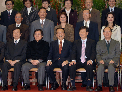 台湾、内閣総辞職