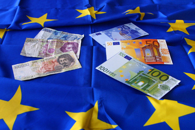 たんすに眠っていたリラ札100万円相当、ユーロ交換OK 伊裁判所