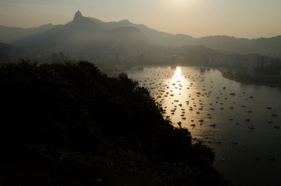 夕日に沈むブラジル・リオの町