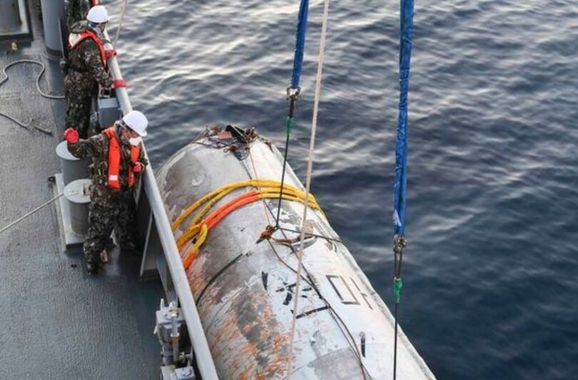 北朝鮮宇宙発射体の残骸（合同参謀本部提供）(c)news1