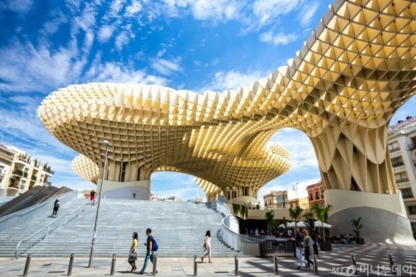 スペイン南部セビリアにある「メトロポール・パラソル」(c)MONEYTODAY