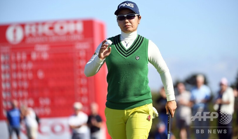 比嘉が全英女子OPで単独2位発進、トップはイ・ミンジ