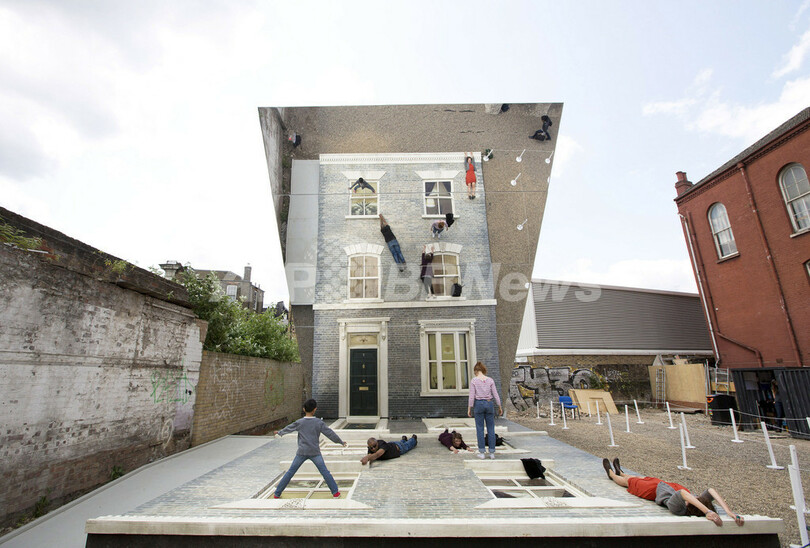 超人的!?壁にぶら下がる人たち、ロンドン