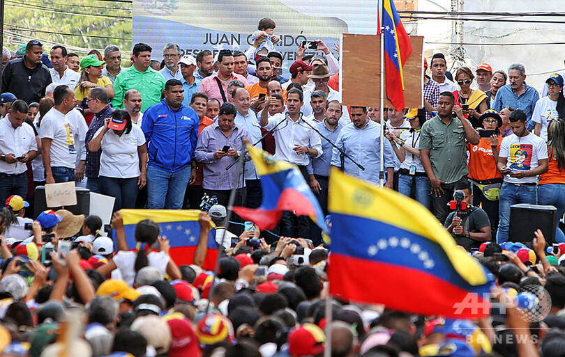 ベネズエラ首都空港にロシア軍機、兵士と装備品輸送との報道