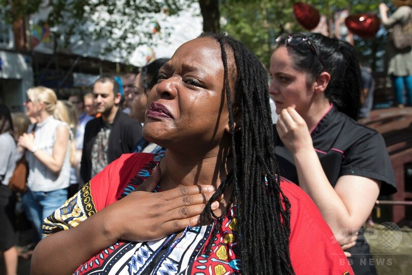 「怒りを込めて振り返るな」 追悼集会でオアシス合唱 英爆破事件