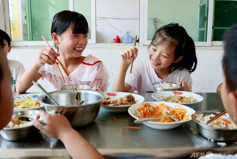 給食で子どもの肥満、やせすぎを防げ! 深センで「栄養健康食堂」試行、個別メニューも