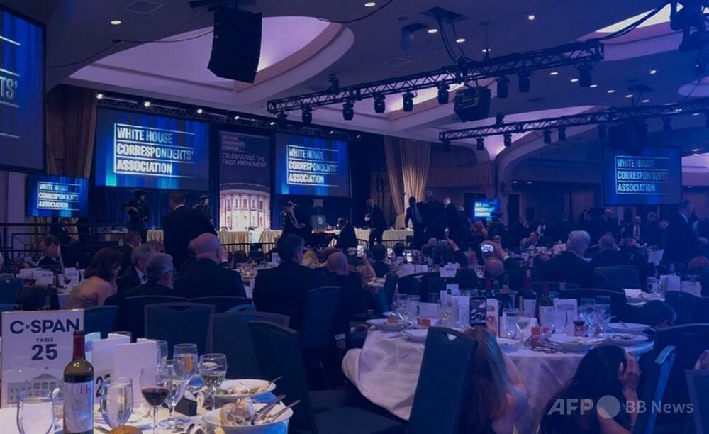 米記者晩餐会で複数の発砲音、出席していたトランプ氏は避難