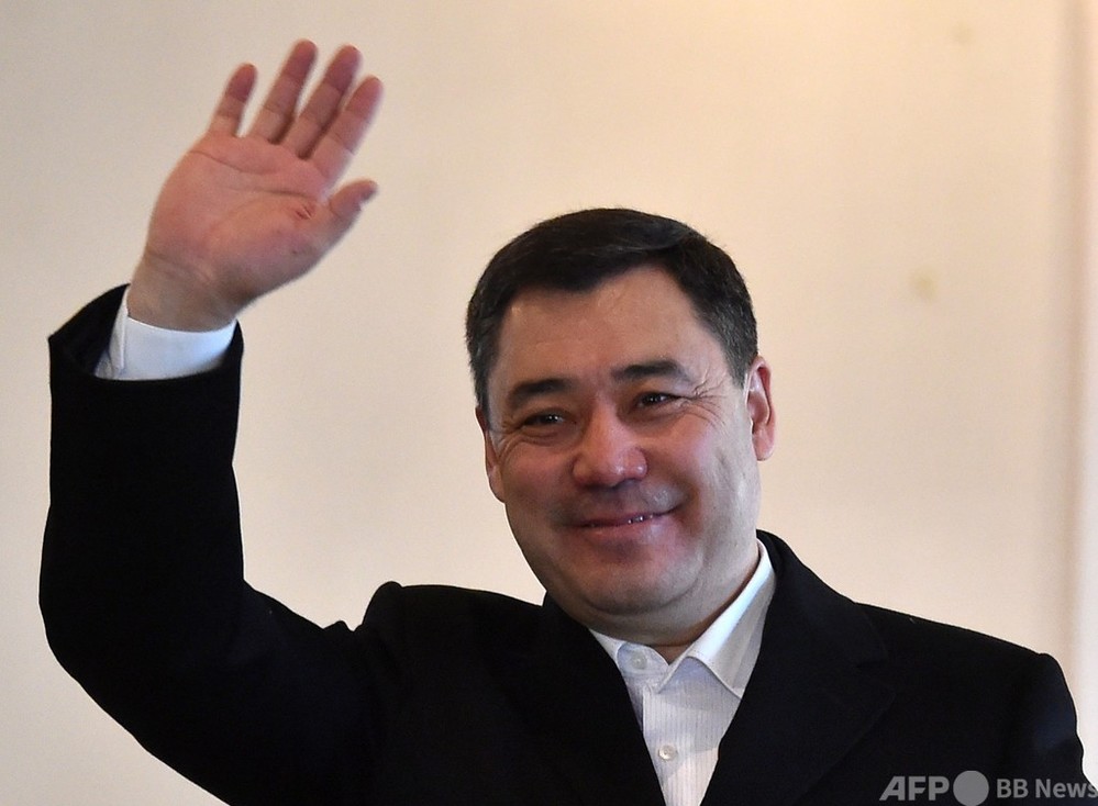 キルギス大統領選、ポピュリストのジャパロフ氏当選確実