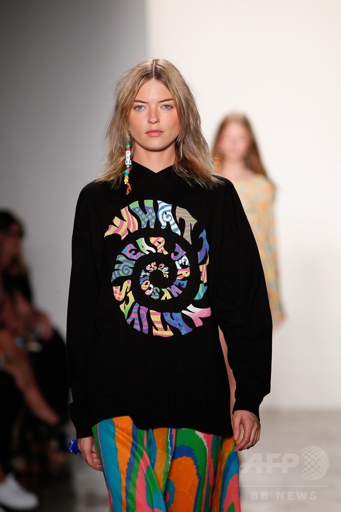 フィナーレにマイリー・サイラス、「ジェレミー・スコット」15年春夏