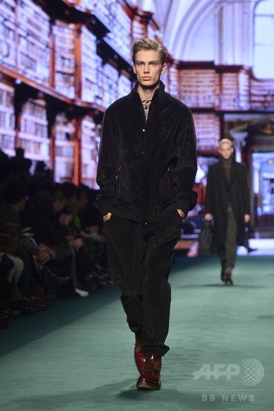 コーデュロイやベルベットで大人の男性像、「エトロ」15/16年秋冬メンズ