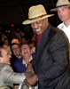 ニューヨーク州のターニングストーン・カジノ（Turning Stone Casino）に姿を見せたジョー・フレージャー（Joe Frazier）氏（2011年6月8日撮影）。(c)AFP/Stan HONDA