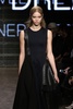 米ニューヨーク市内で発表された「DKNY」15/16年秋冬コレクション（2015年2月15日撮影）。(c)AFP/Getty Images/Neilson Barnard