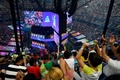 米ニューヨークで開催されたフォートナイト・ワールドカップのソロ部門決勝戦で、声援を送るゲームファンたち（2019年7月28日撮影）。(c) Johannes EISELE / AFP