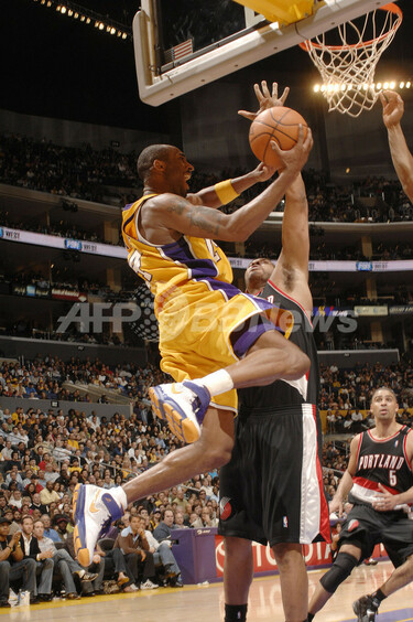 06-07NBA＞レイカーズ 今季最多得点を挙げたコービーの活躍で連敗を7で