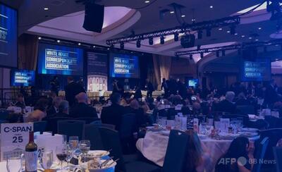 米記者晩餐会で複数の発砲音、出席していたトランプ氏は避難