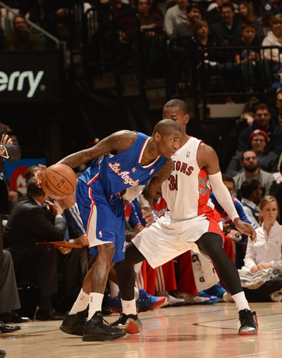 クリッパーズが勝利、ラプターズはロスの活躍実らず