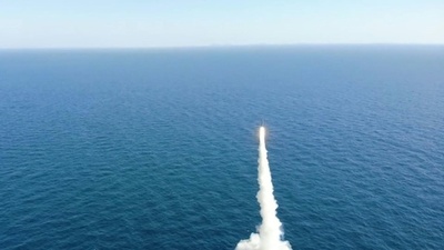 動画:韓国、潜水艦発射弾道ミサイルの発射実験に成功 大統領府発表