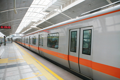 北京市交通、ウエアラブルICパスを導入