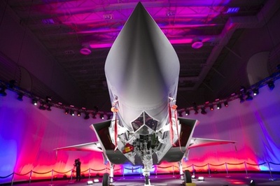 武器輸出トップは米国、アジア・中東で輸入増 報告書