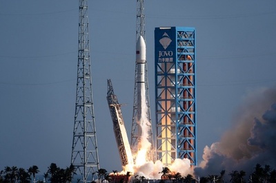 中国 衛星インターネット用低軌道衛星群の第19陣を打ち上げ