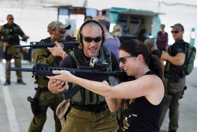 イスラエル観光客向け「対テロ講座」、パレスチナ人への恐怖あおると非難も